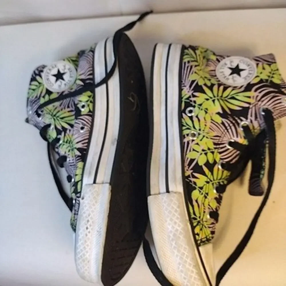 Converse Chuck Taylor All Star Shoes Youth Size 6 Tropical High Top Sneakers